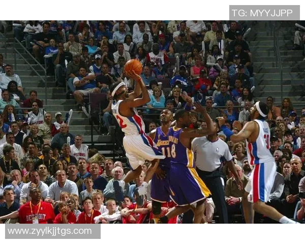 揭秘面具足球明星的真实身份与传奇故事